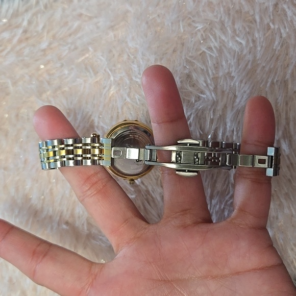 Ladies watch + fashion jewelries